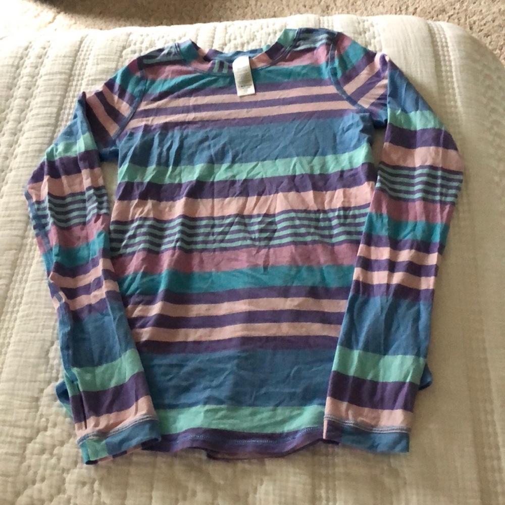 Ivivva long sleeve with thumbholes